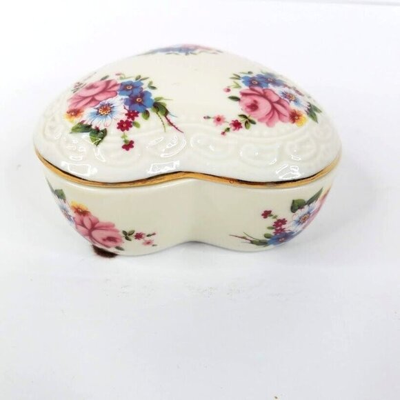 Vintage Heart Shaped Trinket Dish Floral Transfer Ceramic Lid Gold Trim - Picture 4 of 10